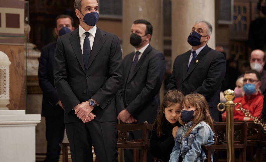 Στην Aκολουθία των Παθών στη Μητρόπολη Αθηνών ο Μητσοτάκης 