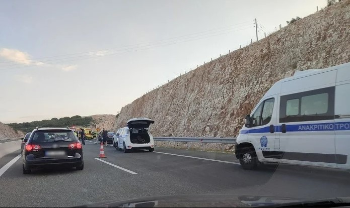 Τραγωδία στην Ιόνια Οδό: Τροχαίο με νεκρό ζευγάρι σε τροχαίο μπροστά στα μάτια των παιδιών τους