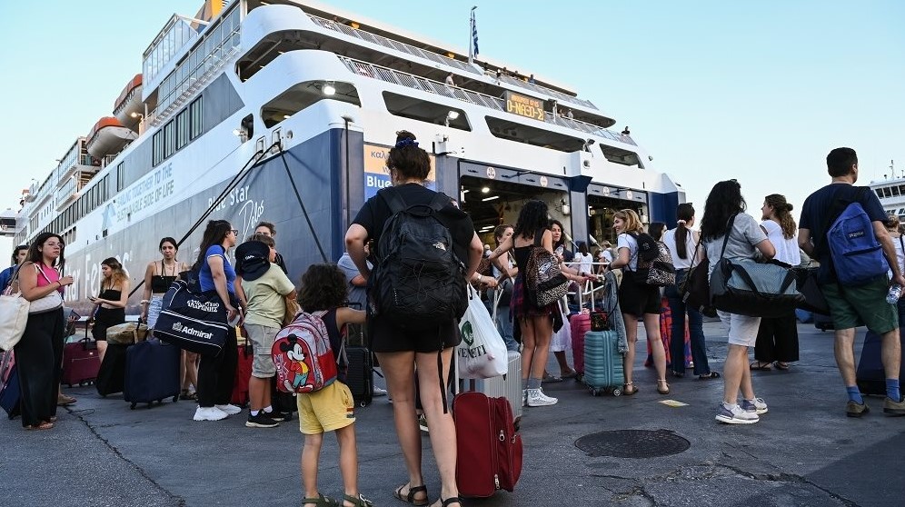 Δεκαπενταύγουστος: Πάνω από 50.000 ταξιδιώτες έφυγαν χθες 