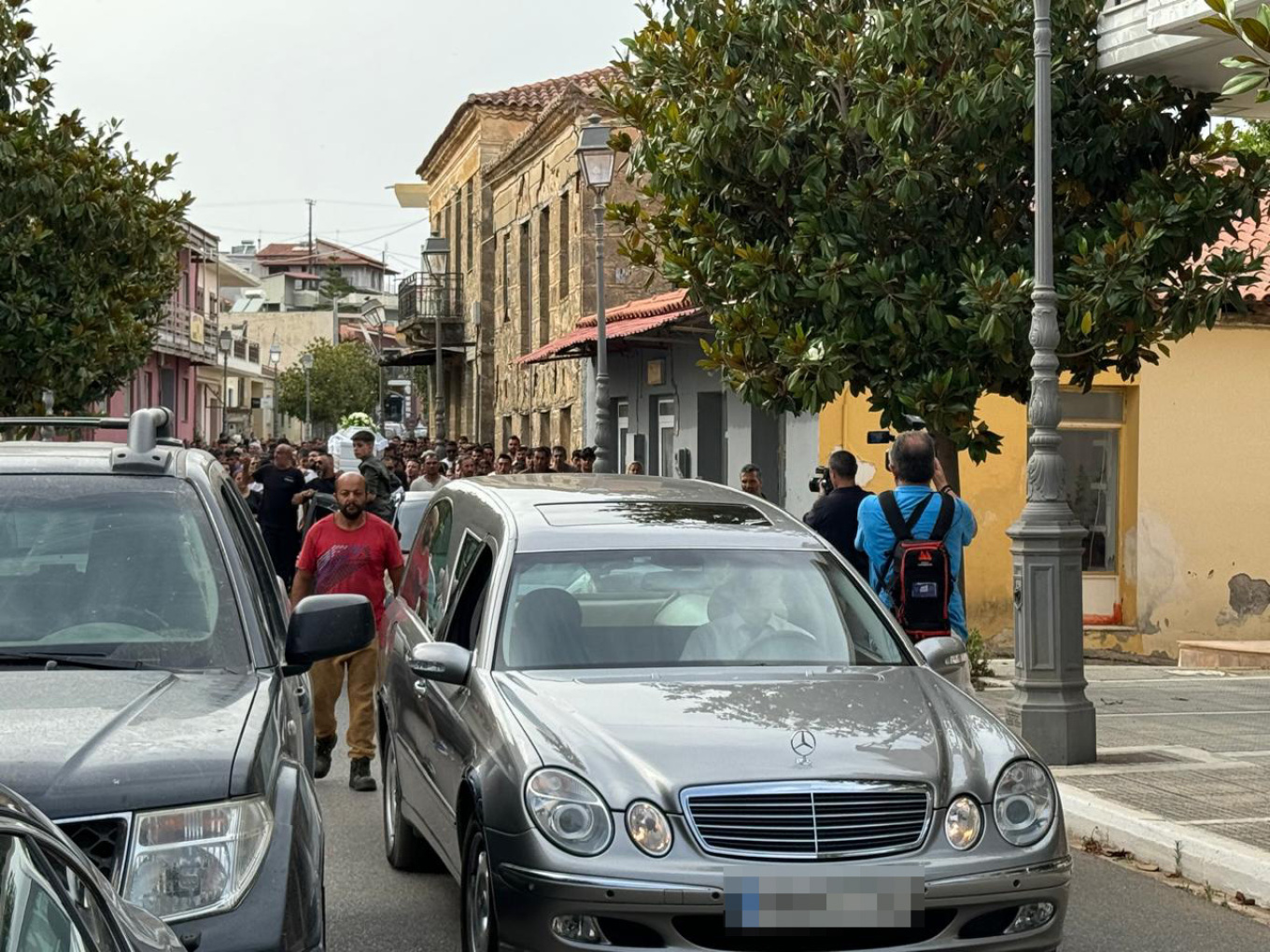 Δολοφονία 11χρονης στην Ηλεία: Σπαραγμός στην κηδεία της Βασιλικής