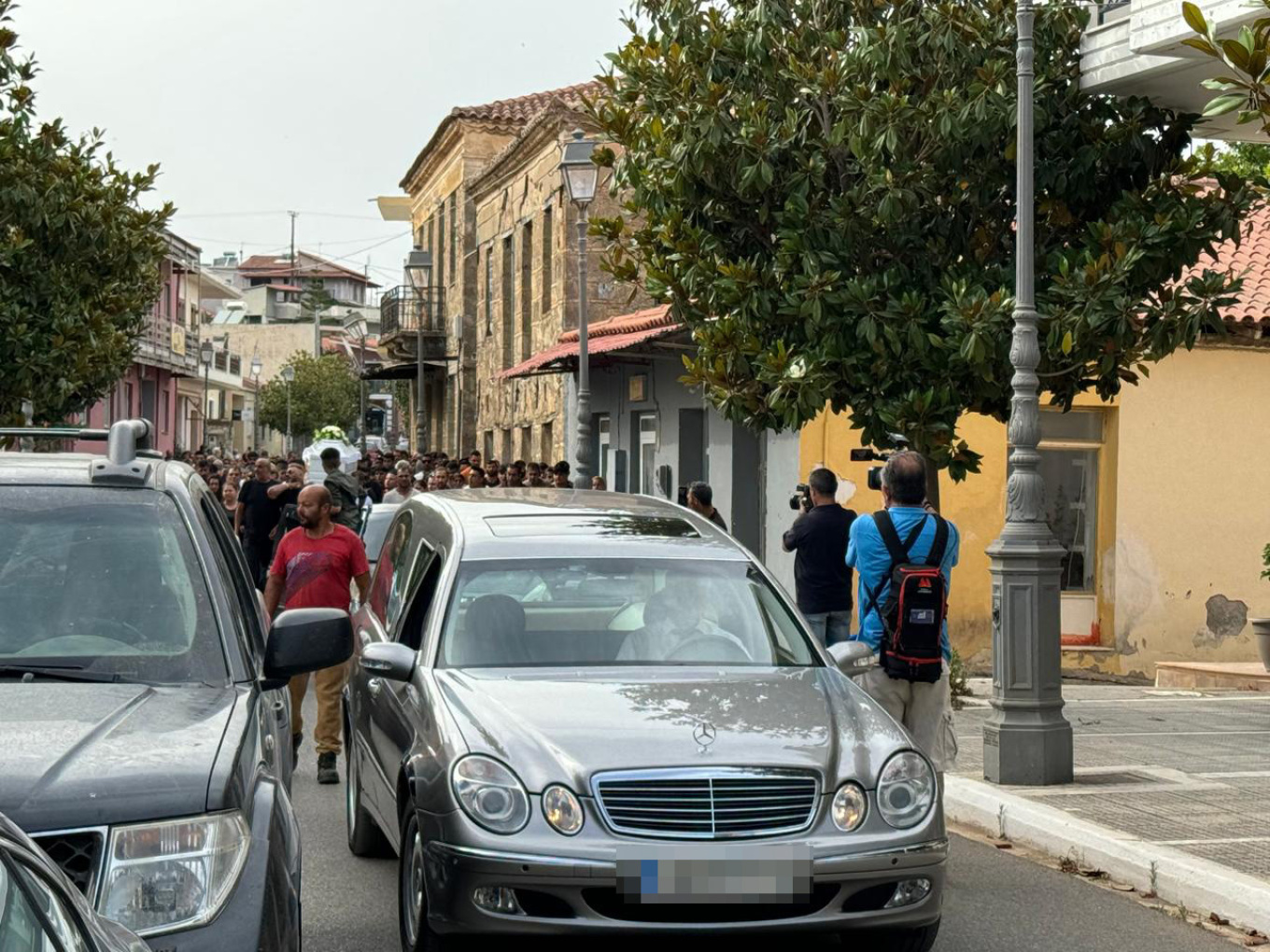 Δολοφονία 11χρονης στην Ηλεία: Σπαραγμός στην κηδεία της Βασιλικής