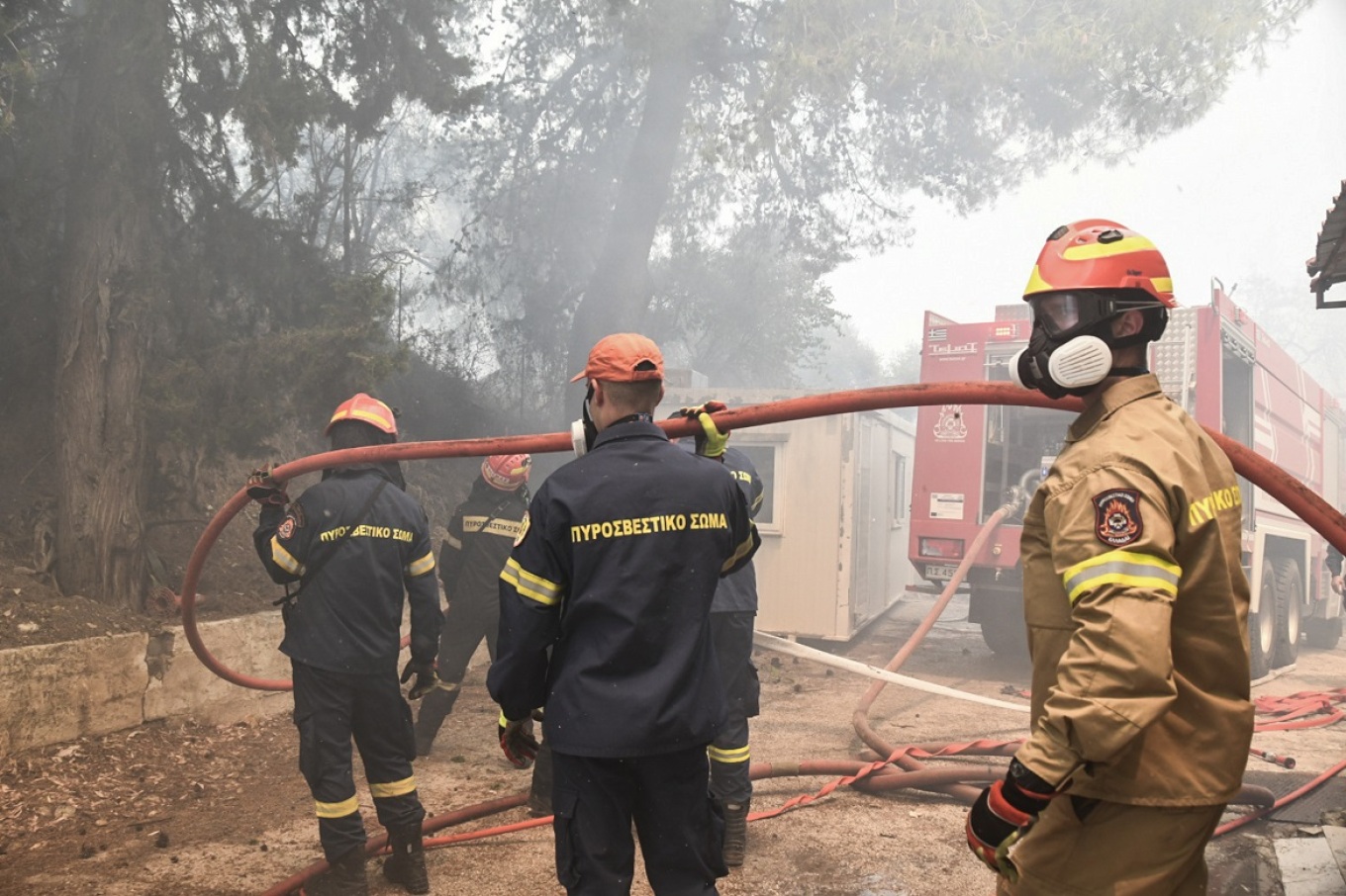 Μεγάλη φωτιά στην Πάτρα