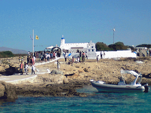 Πώς γιορτάζει η Ελλάδα τον Δεκαπενταύγουστο