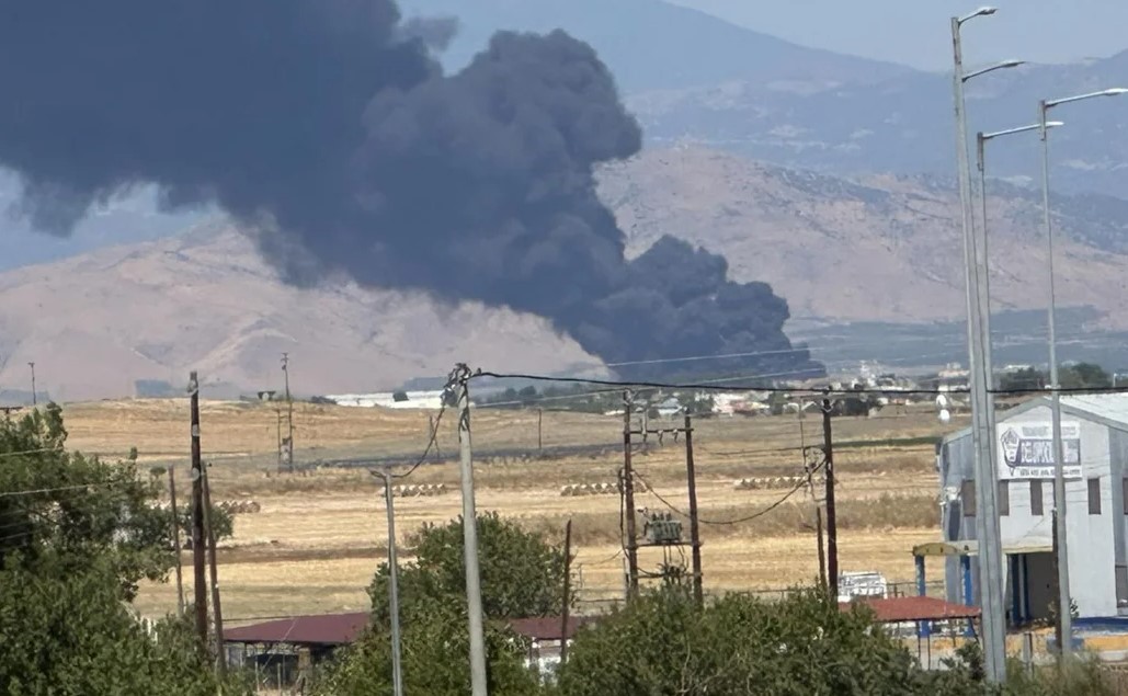 Λάρισα: Μεγάλη φωτιά σε εργοστάσιο ανακύκλωσης στο Κιλελέρ