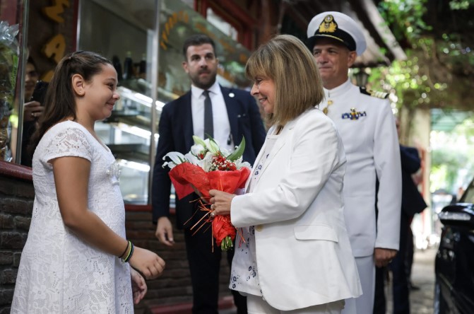 Σακελλαροπούλου από Λέσβο