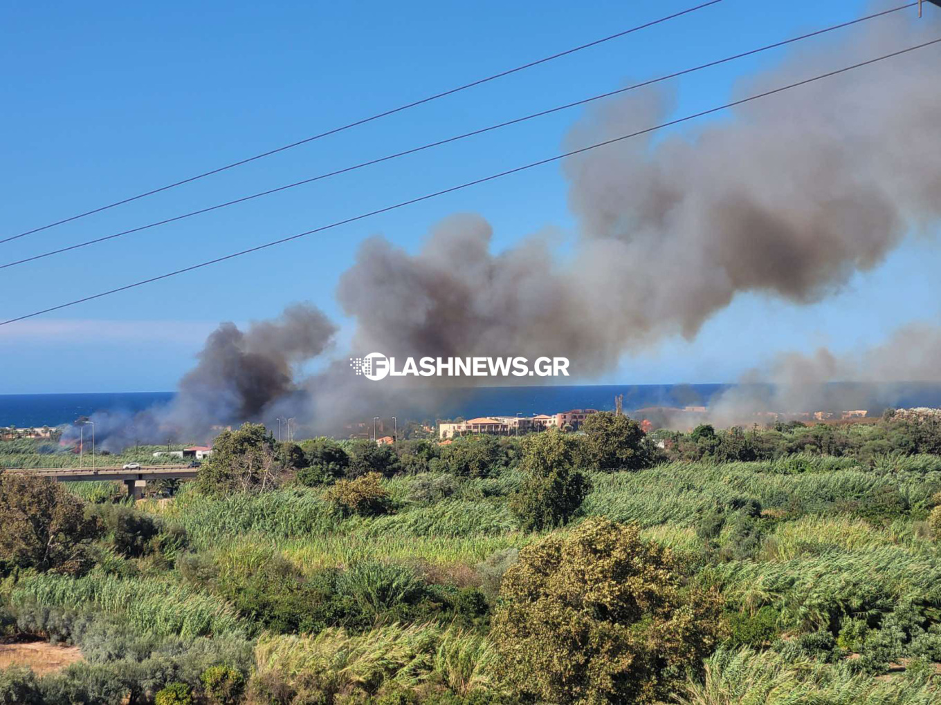 Χανιά: Φωτιά στον Πλατανιά κοντά σε ξενοδοχεία - Εστάλη μήνυμα 112