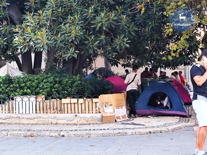 Γέμισε μετανάστες η Ρόδος