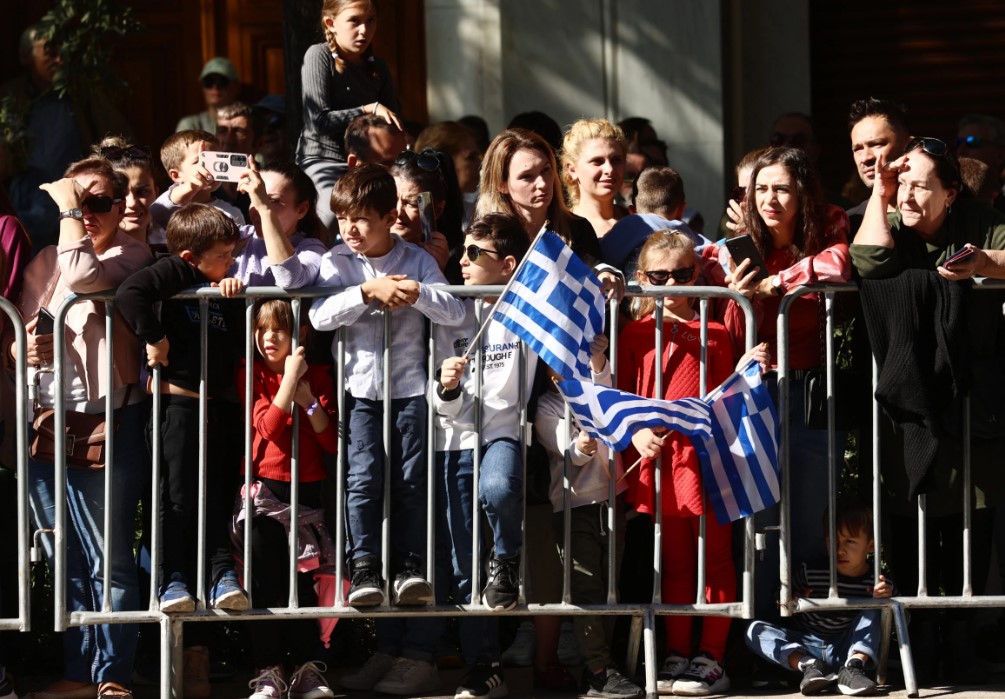 28η Οκτωβρίου: Σε εξέλιξη η μαθητική παρέλαση στην Αθήνα