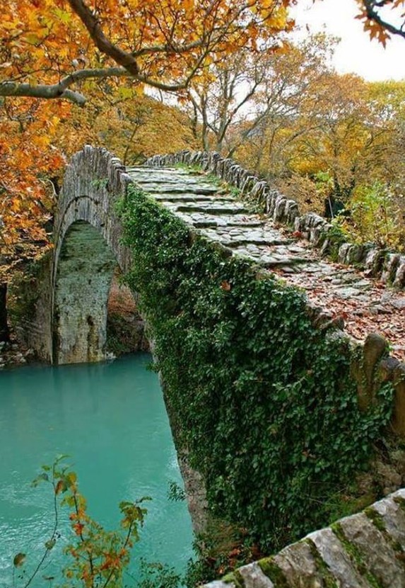 Το γεφύρι της Κλειδωνιάς στον ποταμό Βοϊδομάτη