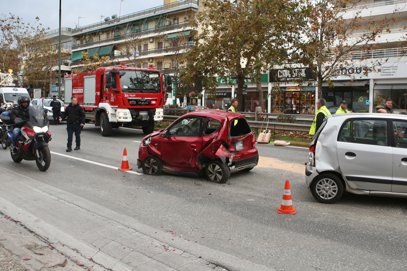 Τροχαίο με σύγκρουση τριών οχημάτων στη Λεωφόρο Μεσογείων